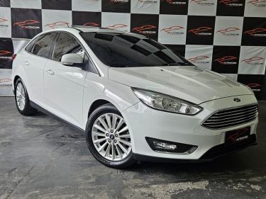1-FORD-FOCUS-2.0-SEDAN-AUTOMATICO-BRANCO-2018-RR-AUTOMOVEIS-LOJA-DE-CARROS-OSASCO-AVENIDA-VISCONTE-DE-NOVA-GRANADA