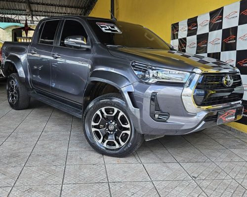 1-TOYOTA-HILUX-CD-2.8-SRX-PLUS-4X4-TDI-DIESEL-AUTOMÁTICO-CINZA-2024-RR-AUTOMOVEIS-LOJA-DE-CARROS-FREGUESIA-DO-O-AVENIDA-PETRONIO-PORTELA