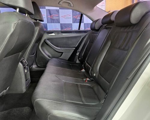 10-VOLKSWAGEN-JETTA-2.0-COMFORTLINE-FLEX-8V-AUTOMATICO-BRANCO-2013-RR-AUTOMOVEIS-LOJA-DE-CARROS-FREGUESIA-DO-O-AVENIDA-PETRONIO-PORTELA