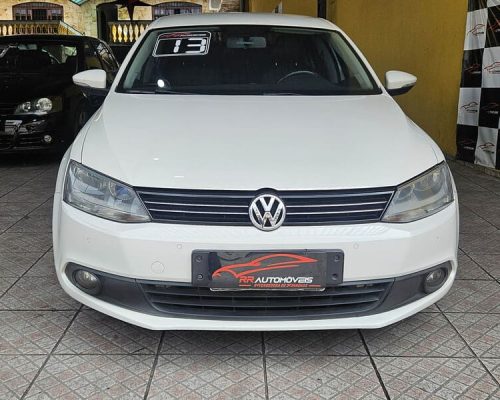 2-VOLKSWAGEN-JETTA-2.0-COMFORTLINE-FLEX-8V-AUTOMATICO-BRANCO-2013-RR-AUTOMOVEIS-LOJA-DE-CARROS-FREGUESIA-DO-O-AVENIDA-PETRONIO-PORTELA