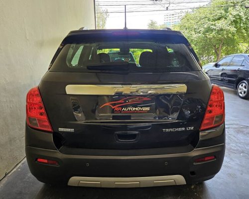 3-CHEVROLET-TRACKER-1.8-LTZ-AUTOMATICO-PRETO-2014-RR-AUTOMOVEIS-LOJA-DE-CARROS-OSASCO-AVENIDA-VISCONTE-DE-NOVA-GRANADA