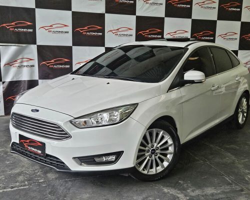 3-FORD-FOCUS-2.0-SEDAN-AUTOMATICO-BRANCO-2018-RR-AUTOMOVEIS-LOJA-DE-CARROS-OSASCO-AVENIDA-VISCONTE-DE-NOVA-GRANADA