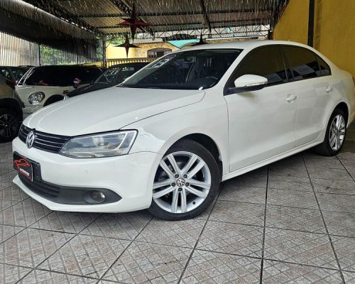 3-VOLKSWAGEN-JETTA-2.0-COMFORTLINE-FLEX-8V-AUTOMATICO-BRANCO-2013-RR-AUTOMOVEIS-LOJA-DE-CARROS-FREGUESIA-DO-O-AVENIDA-PETRONIO-PORTELA