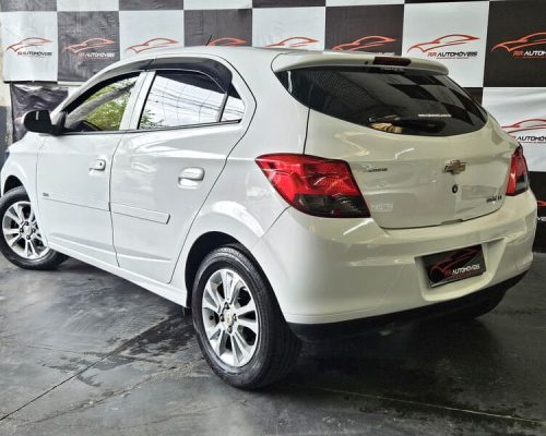 4-CHEVROLET-ONIX-1.0-LOLLAPALOOZA-8V-FLEX-MANUAL-BRANCO-2014-RR-AUTOMOVEIS-LOJA-DE-CARROS-OSASCO-AVENIDA-VISCONTE-DE-NOVA-GRANADA