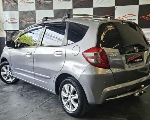 4-HONDA-FIT-1.4-LX-16V-FLEX-AUTOMATICO-CINZA-2013-RR-AUTOMOVEIS-LOJA-DE-CARROS-OSASCO-AVENIDA-VISCONTE-DE-NOVA-GRANADA