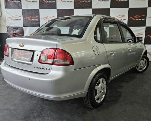 5-CHEVROLET-CLASSIC-1.0-MPFI-LS-8V-FLEX-4P-MANUAL-PRATA-2015-RR-AUTOMOVEIS-LOJA-DE-CARROS-OSASCO-AVENIDA-VISCONTE-DE-NOVA-GRANADA