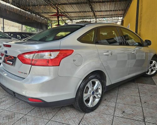 6-FORD-FOCUS-SEDAN-2.0-16V-FLEX-AUTOMÁTICO-PRATA-2014-RR-AUTOMOVEIS-LOJA-DE-CARROS-FREGUESIA-DO-O-AVENIDA-PETRONIO-PORTELA