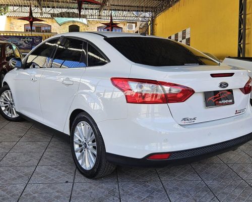 6-FORD-FOCUS-SEDAN-2.0-TITANIUM-16V-FLEX-AUTOMATICO-BRANCO-2016-RR-AUTOMOVEIS-LOJA-DE-CARROS-FREGUESIA-DO-O-AVENIDA-PETRONIO-PORTELA