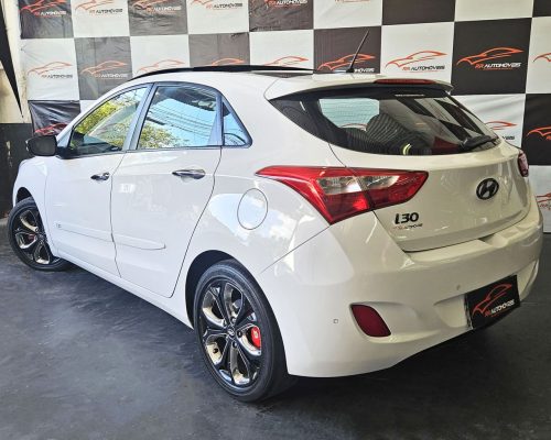 6-HYUNDAI-I30-1.8-MPI-16V-GASOLINA-4P-AUTOMATICO-BRANCO-2016-RR-AUTOMOVEIS-LOJA-DE-CARROS-OSASCO-AVENIDA-VISCONTE-DE-NOVA-GRANADA