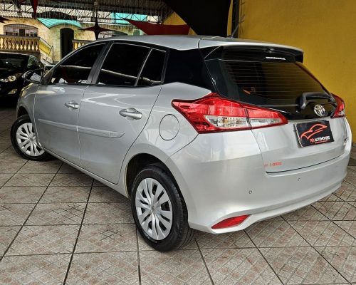 6-TOYOTA-YARIS-XL-1.5-FLEX-16V-AUTOMATICO-2023-PRATA-RR-AUTOMOVEIS-LOJA-DE-CARROS-FREGUESIA-DO-O-AVENIDA-PETRONIO-PORTELA