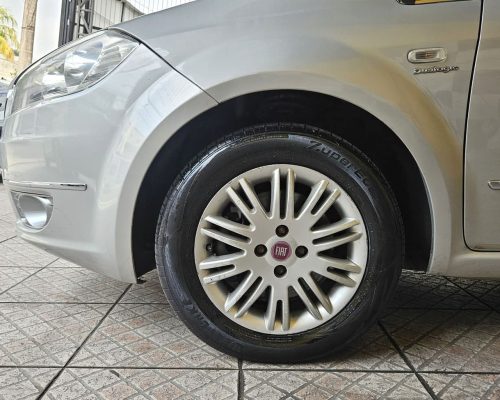 7-FIAT-LINEA-1.8-ESSENCE-16V-FLEX-4P-MANUAL-PRATA-2013-RR-AUTOMOVEIS-LOJA-DE-CARROS-FREGUESIA-DO-O-AVENIDA-PETRONIO-PORTELA
