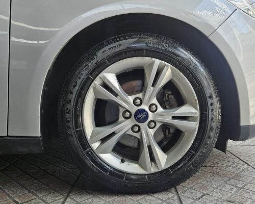 7-FORD-FOCUS-SEDAN-2.0-16V-FLEX-AUTOMÁTICO-PRATA-2014-RR-AUTOMOVEIS-LOJA-DE-CARROS-FREGUESIA-DO-O-AVENIDA-PETRONIO-PORTELA