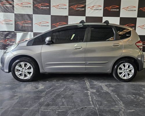 7-HONDA-FIT-1.4-LX-16V-FLEX-AUTOMATICO-CINZA-2013-RR-AUTOMOVEIS-LOJA-DE-CARROS-OSASCO-AVENIDA-VISCONTE-DE-NOVA-GRANADA