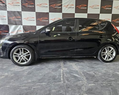 7-HYUNDAI-I30-MANUAL-PRETO-2011-RR-AUTOMOVEIS-LOJA-DE-CARROS-OSASCO-AVENIDA-VISCONTE-DE-NOVA-GRANADA