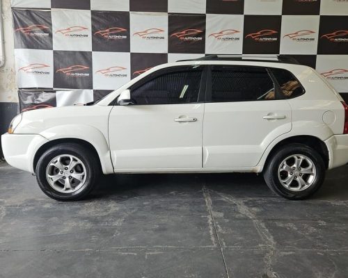 7-HYUNDAI-TUCSON-2.0-MPFI-GLS-16V-143CV-2WD-BRANCO-2016-RR-AUTOMOVEIS-LOJA-DE-CARROS-OSASCO-AVENIDA-VISCONTE-DE-NOVA-GRANADA