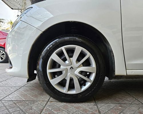 7-RENAULT-LOGAN-1.6-EXPRESSION-FLEX-16V-MANUAL-BRANCO-2017-RR-AUTOMOVEIS-LOJA-DE-CARROS-FREGUESIA-DO-O-AVENIDA-PETRONIO-PORTELA