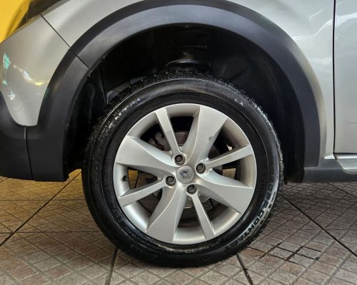 7-RENAULT-SANDERO-STEPWAY-HI-FLEX-1.6-16V-AUTOMATICO-2013-PRATA-RR-AUTOMOVEIS-LOJA-DE-CARROS-FREGUESIA-DO-O-AVENIDA-PETRONIO-PORTELA