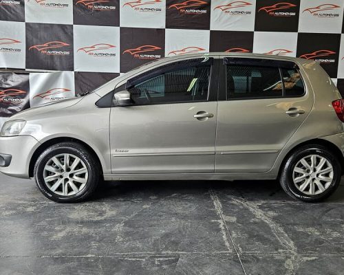 7-VOLKSWAGEN-FOX-1.0-TREND-FLEX-8V-MANUAL-PRATA-2013-RR-AUTOMOVEIS-LOJA-DE-CARROS-OSASCO-AVENIDA-VISCONTE-DE-NOVA-GRANADA