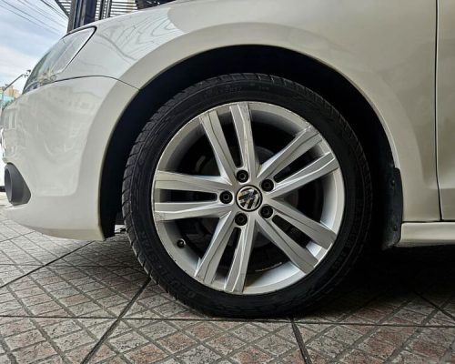 7-VOLKSWAGEN-JETTA-2.0-COMFORTLINE-FLEX-8V-AUTOMATICO-BRANCO-2013-RR-AUTOMOVEIS-LOJA-DE-CARROS-FREGUESIA-DO-O-AVENIDA-PETRONIO-PORTELA