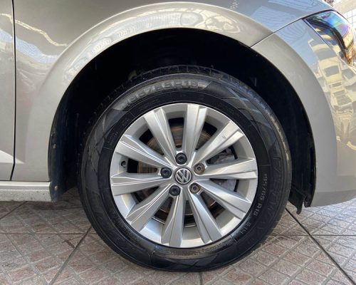 7-VOLKSWAGEN VIRTUS 1.0 COMFORT 200 TSI FLEX 12V AUTOMÁTICO CINZA 2021 PLACA BEQ-8G41