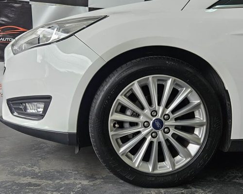 8-FORD-FOCUS-2.0-SEDAN-AUTOMATICO-BRANCO-2018-RR-AUTOMOVEIS-LOJA-DE-CARROS-OSASCO-AVENIDA-VISCONTE-DE-NOVA-GRANADA