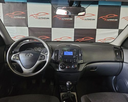 8-HYUNDAI-I30-MANUAL-PRETO-2011-RR-AUTOMOVEIS-LOJA-DE-CARROS-OSASCO-AVENIDA-VISCONTE-DE-NOVA-GRANADA