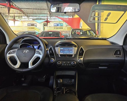 8-HYUNDAI-IX35-2.0-MPI-4X2-16V-FLEX-4P-AUTOMÁTICO-PRATA-2013-RR-AUTOMOVEIS-LOJA-DE-CARROS-FREGUESIA-DO-O-AVENIDA-PETRONIO-PORTELA