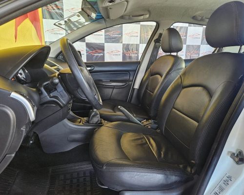 8-PEUGEOT-207-SEDAN-PASSION-XR-1.4-FLEX-8V-MANUAL-2012-BRANCO-RR-AUTOMOVEIS-LOJA-DE-CARROS-FREGUESIA-DO-O-AVENIDA-PETRONIO-PORTELA