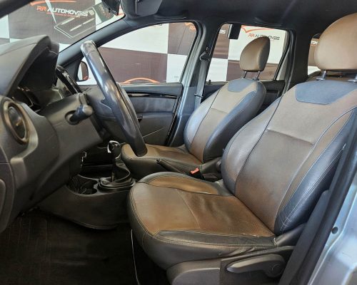 8-RENAULT-DUSTER-2.0-16V-HI-FLEX-DAKAR-II-AUTOMÁTICO-PRATA-2017-RR-AUTOMOVEIS-LOJA-DE-CARROS-OSASCO-AVENIDA-VISCONTE-DE-NOVA-GRANADA