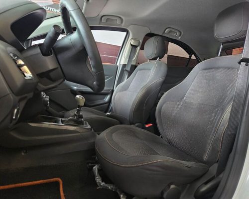 9-CHEVROLET-ONIX-1.0-LOLLAPALOOZA-8V-FLEX-MANUAL-BRANCO-2014-RR-AUTOMOVEIS-LOJA-DE-CARROS-OSASCO-AVENIDA-VISCONTE-DE-NOVA-GRANADA