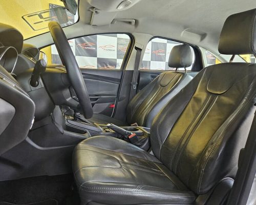 9-FORD-FOCUS-SEDAN-2.0-16V-FLEX-AUTOMÁTICO-PRATA-2014-RR-AUTOMOVEIS-LOJA-DE-CARROS-FREGUESIA-DO-O-AVENIDA-PETRONIO-PORTELA