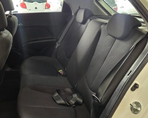 9-HYUNDAI-HB20-1.6-COMFORT-MANUAL-BRANCO-2015-RR-AUTOMOVEIS-LOJA-DE-CARROS-OSASCO-AVENIDA-VISCONTE-DE-NOVA-GRANADA