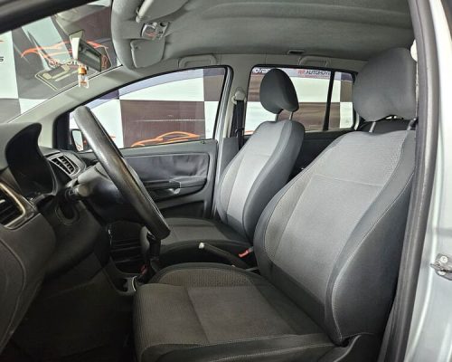 9-VOLKSWAGEN-SPACEFOX-1.6-MI-TREND-FLEX-4P-MANUAL-PRATA-2012-RR-AUTOMOVEIS-LOJA-DE-CARROS-OSASCO-AVENIDA-VISCONTE-DE-NOVA-GRANADA